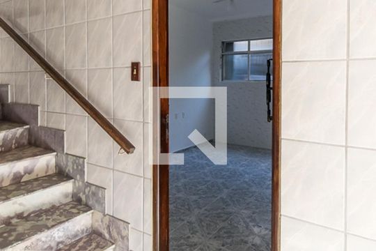 Área comum - Entrada do imóvel de apartamento para alugar com 2 quartos, 75m² em Olaria, Rio de Janeiro