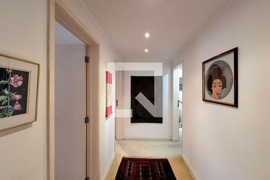 Corredor Suítes de apartamento à venda com 3 quartos, 190m² em Santo Amaro, São Paulo