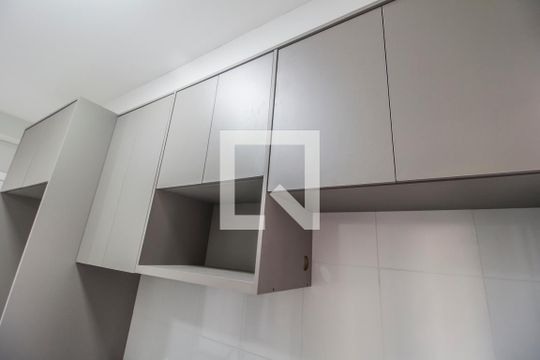 Cozinha de apartamento para alugar com 2 quartos, 66m² em Jardim Iracema/aldeia, Barueri