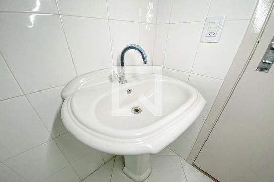 Banheiro de apartamento para alugar com 1 quarto, 52m² em Centro, Novo Hamburgo