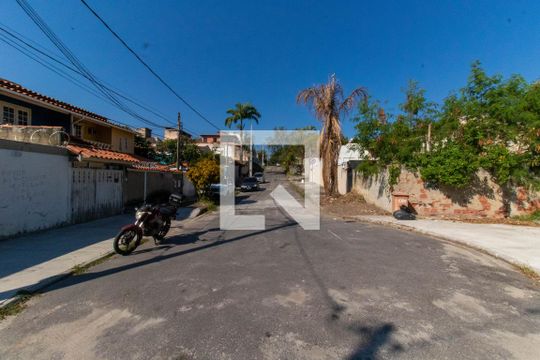 Vista da Rua de casa para alugar com 1 quarto, 36m² em Piratininga, Niterói