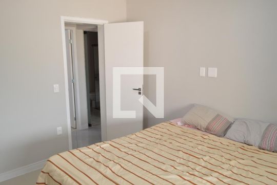 Suíte 1 de casa à venda com 4 quartos, 450m² em Tanque, Rio de Janeiro