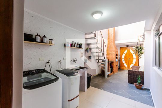 Área de Serviço de casa para alugar com 3 quartos, 243m² em Vila Camilópolis, Santo André