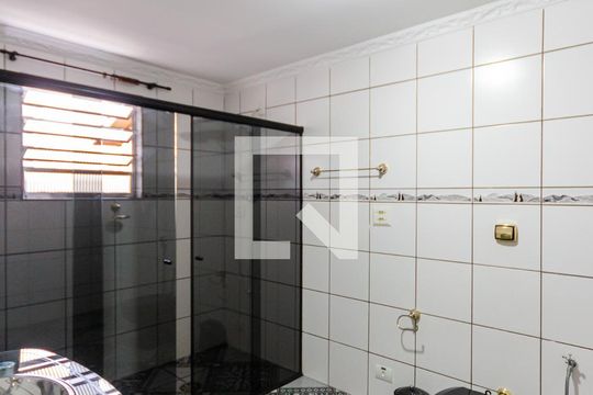Banheiro da Suíte 1 de casa para alugar com 3 quartos, 243m² em Vila Camilópolis, Santo André