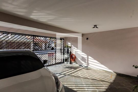Garagem de casa para alugar com 3 quartos, 243m² em Vila Camilópolis, Santo André