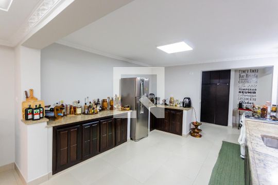 Cozinha de casa para alugar com 3 quartos, 243m² em Vila Camilópolis, Santo André