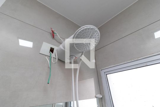 Banheiro de apartamento para alugar com 1 quarto, 26m² em Imirim, São Paulo