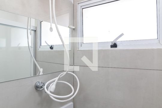 Banheiro de apartamento para alugar com 1 quarto, 26m² em Imirim, São Paulo