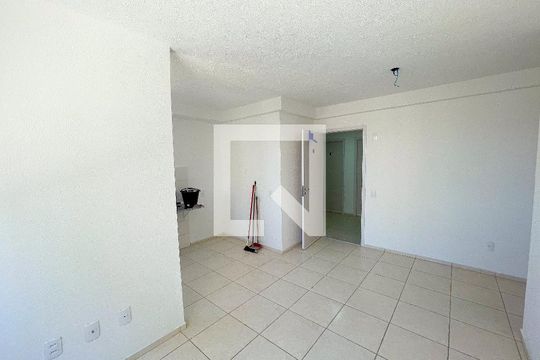 Sala de apartamento à venda com 2 quartos, 50m² em Cidade Industrial, Contagem