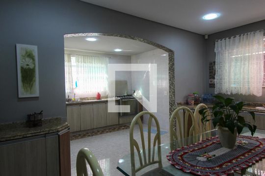 Cozinha de casa à venda com 3 quartos, 300m² em Jardim Iva, São Paulo