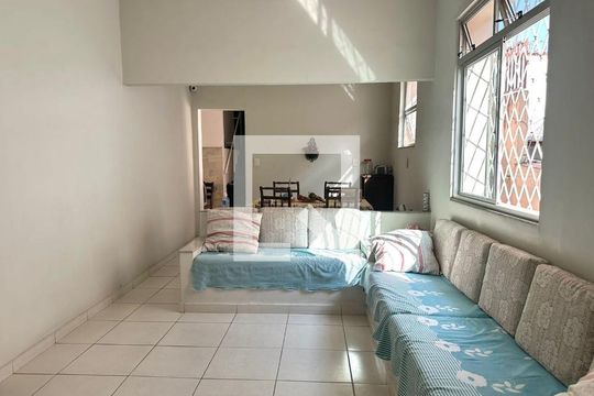 Casa à venda com 4 quartos, 167m² em Carlos Prates, Belo Horizonte