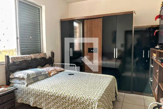 quarto 3 de casa à venda com 4 quartos, 167m² em Carlos Prates, Belo Horizonte