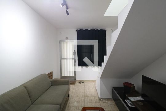 Sala de casa para alugar com 2 quartos, 50m² em Piedade, Rio de Janeiro