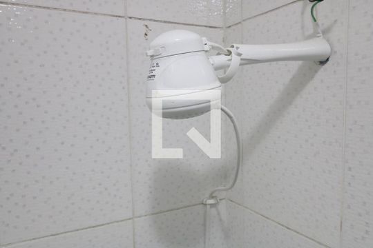 Banheiro de casa para alugar com 2 quartos, 50m² em Piedade, Rio de Janeiro