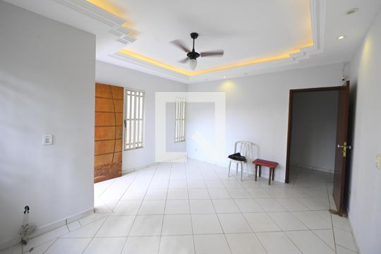 Sala de casa à venda com 4 quartos, 300m² em St parque anhanguera I, Goiânia