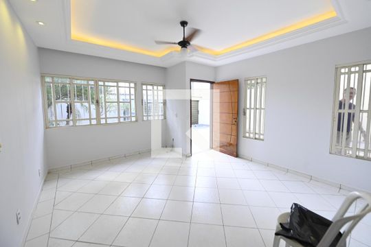 Sala de casa à venda com 4 quartos, 300m² em St parque anhanguera I, Goiânia
