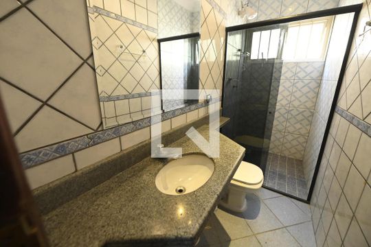 Banheiro de casa à venda com 4 quartos, 300m² em St parque anhanguera I, Goiânia