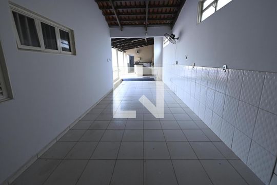 Casa à venda com 4 quartos, 300m² em St parque anhanguera I, Goiânia