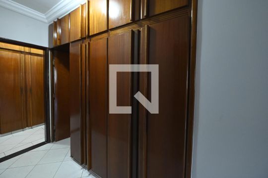 Quarto 4 de casa à venda com 4 quartos, 300m² em St parque anhanguera I, Goiânia