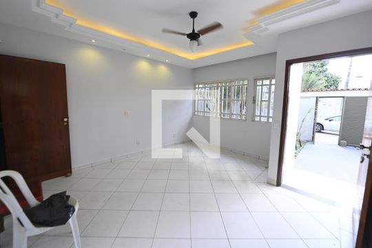 Sala de casa à venda com 4 quartos, 300m² em St parque anhanguera I, Goiânia