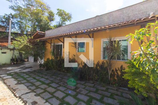 Fachada de casa de condomínio para alugar com 3 quartos, 140m² em Engenho do Mato, Niterói
