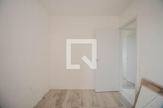 Quarto 1 de apartamento para alugar com 2 quartos, 42m² em Jardim Dona Leopoldina, Porto Alegre