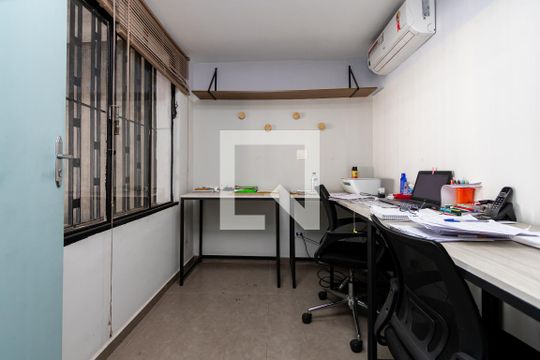 Sala de casa para alugar com 5 quartos, 200m² em Jardim Prainha, São Paulo