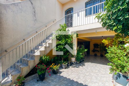 Garagem de casa à venda com 3 quartos, 148m² em Jardim Cotiana, São Paulo