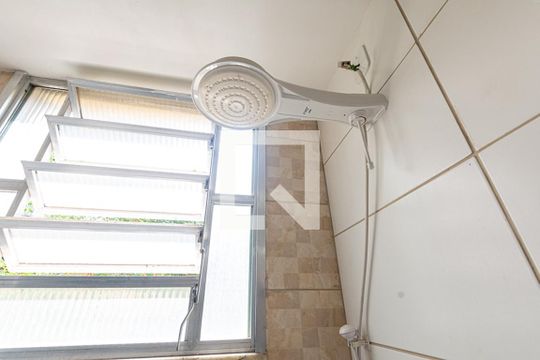 Banheiro de apartamento à venda com 2 quartos, 60m² em Santa Rosa, Niterói