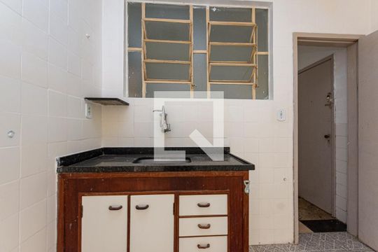 Cozinha de apartamento à venda com 2 quartos, 60m² em Santa Rosa, Niterói