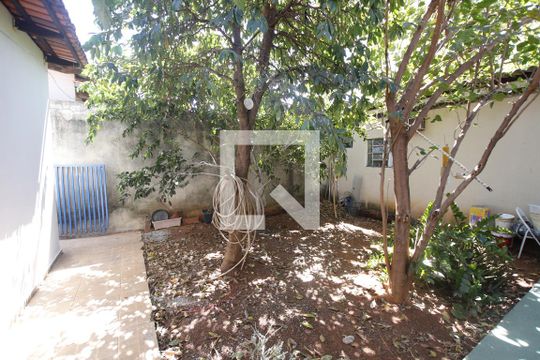 Quintal de casa para alugar com 3 quartos, 229m² em Residencial Vereda dos Buritis, Goiânia