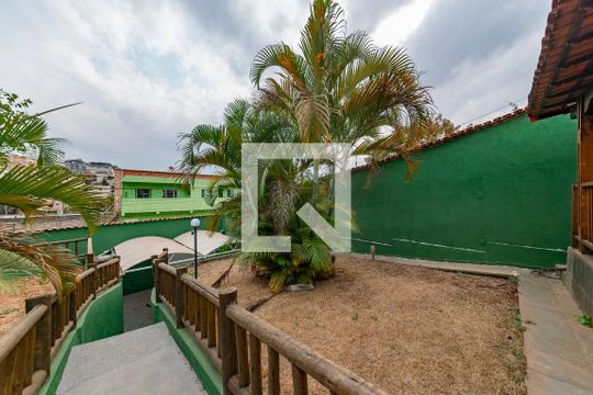 Quintal de casa à venda com 3 quartos, 360m² em Havaí, Belo Horizonte
