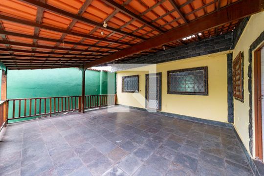 Varanda de casa à venda com 3 quartos, 360m² em Havaí, Belo Horizonte