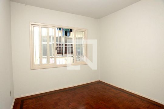 Quarto de apartamento para alugar com 1 quarto, 43m² em Azenha, Porto Alegre