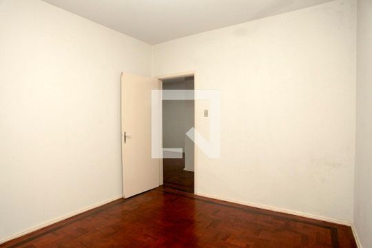Quarto de apartamento para alugar com 1 quarto, 43m² em Azenha, Porto Alegre