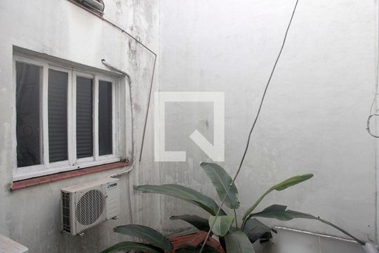 Sala Vista de apartamento para alugar com 1 quarto, 43m² em Azenha, Porto Alegre