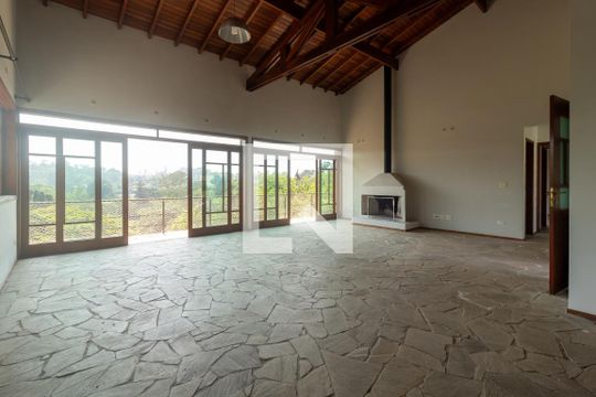 Sala de casa para alugar com 5 quartos, 280m² em Vila Santo Antônio, Cotia