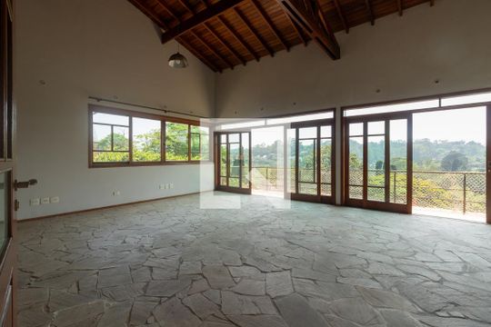 Sala de casa para alugar com 5 quartos, 280m² em Vila Santo Antônio, Cotia