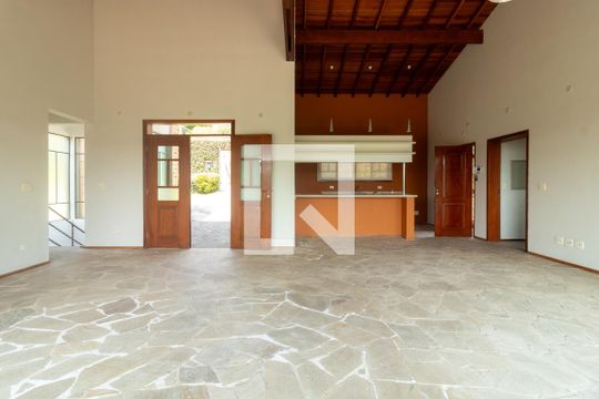 Sala de casa para alugar com 5 quartos, 280m² em Vila Santo Antônio, Cotia