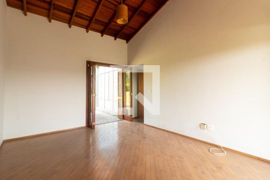 Quarto Suíte 1 de casa para alugar com 5 quartos, 280m² em Vila Santo Antônio, Cotia