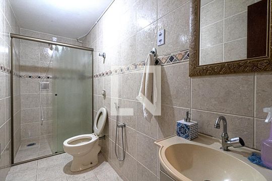 Banheiro Social de casa à venda com 5 quartos, 200m² em Vila Conde do Pinhal, São Paulo