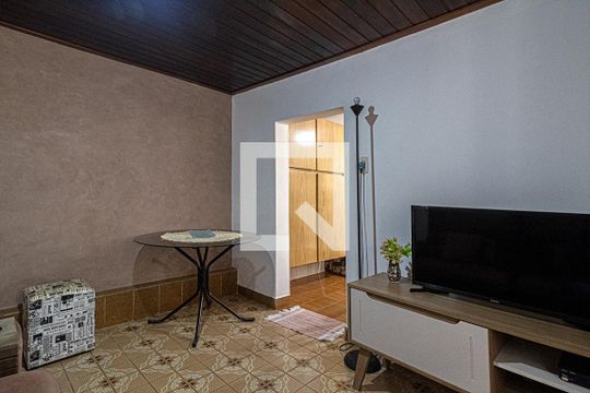 sala2 de casa à venda com 5 quartos, 200m² em Vila Conde do Pinhal, São Paulo