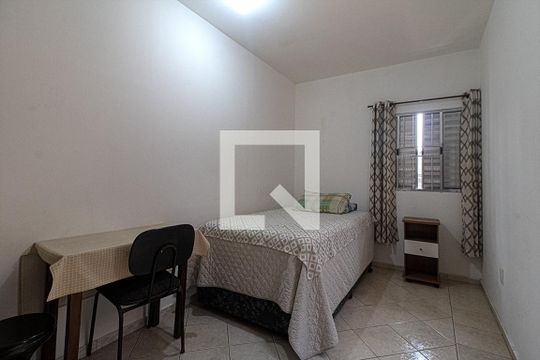 Quarto 1 de casa à venda com 5 quartos, 200m² em Vila Conde do Pinhal, São Paulo