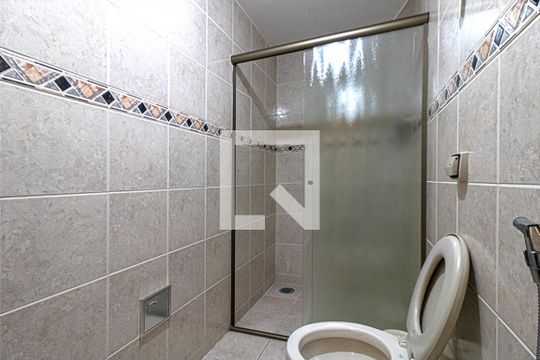 Banheiro Social de casa à venda com 5 quartos, 200m² em Vila Conde do Pinhal, São Paulo