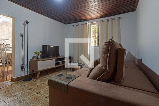 sala2 de casa à venda com 5 quartos, 200m² em Vila Conde do Pinhal, São Paulo