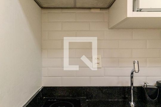 Cozinha de kitnet/studio para alugar com 1 quarto, 28m² em República, São Paulo