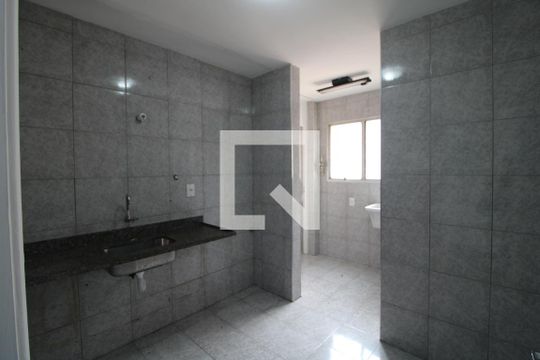 Cozinha de apartamento à venda com 2 quartos, 55m² em Vila Constança, São Paulo