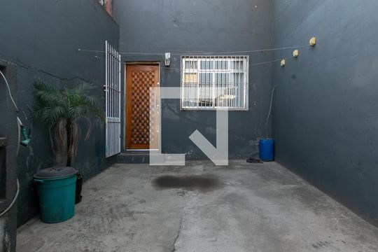 Garagem de casa à venda com 4 quartos, 220m² em Vila Verde, São Paulo