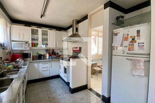 Cozinha de apartamento à venda com 4 quartos, 250m² em Santa Lúcia, Belo Horizonte
