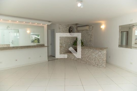 Casa para alugar com 4 quartos, 220m² em Morumbi, São Paulo